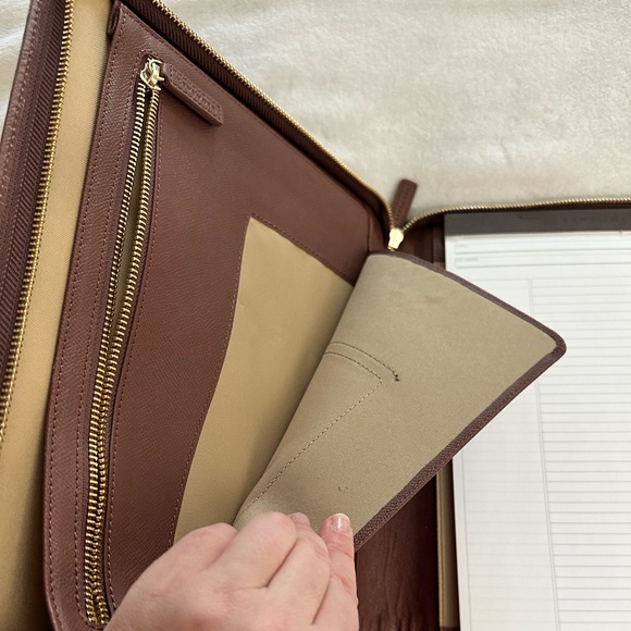 ☃️🏷️ Levenger Arcadia Smooth Leather Ambi-Flex Folio EUC - Picture 3 of 8